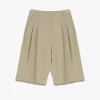 Bermudas con bolsillos verticales y pinzas