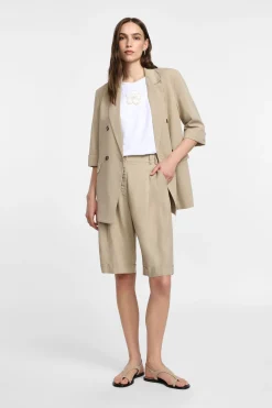 Bermudas con bolsillos verticales y pinzas