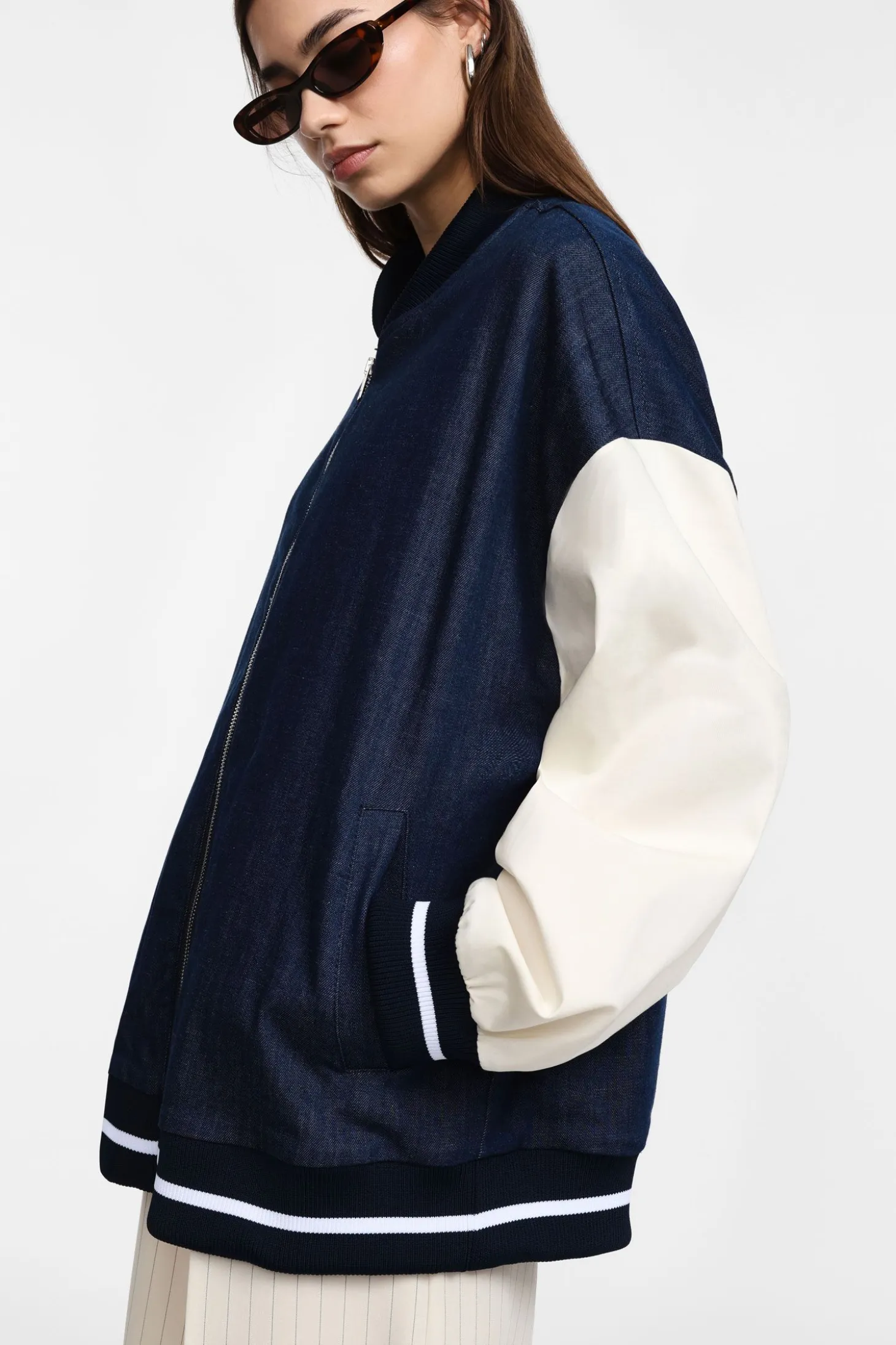 Bomber de denim con cierre de cremallera