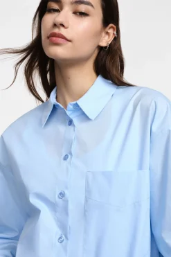 Camisa clásica con botones