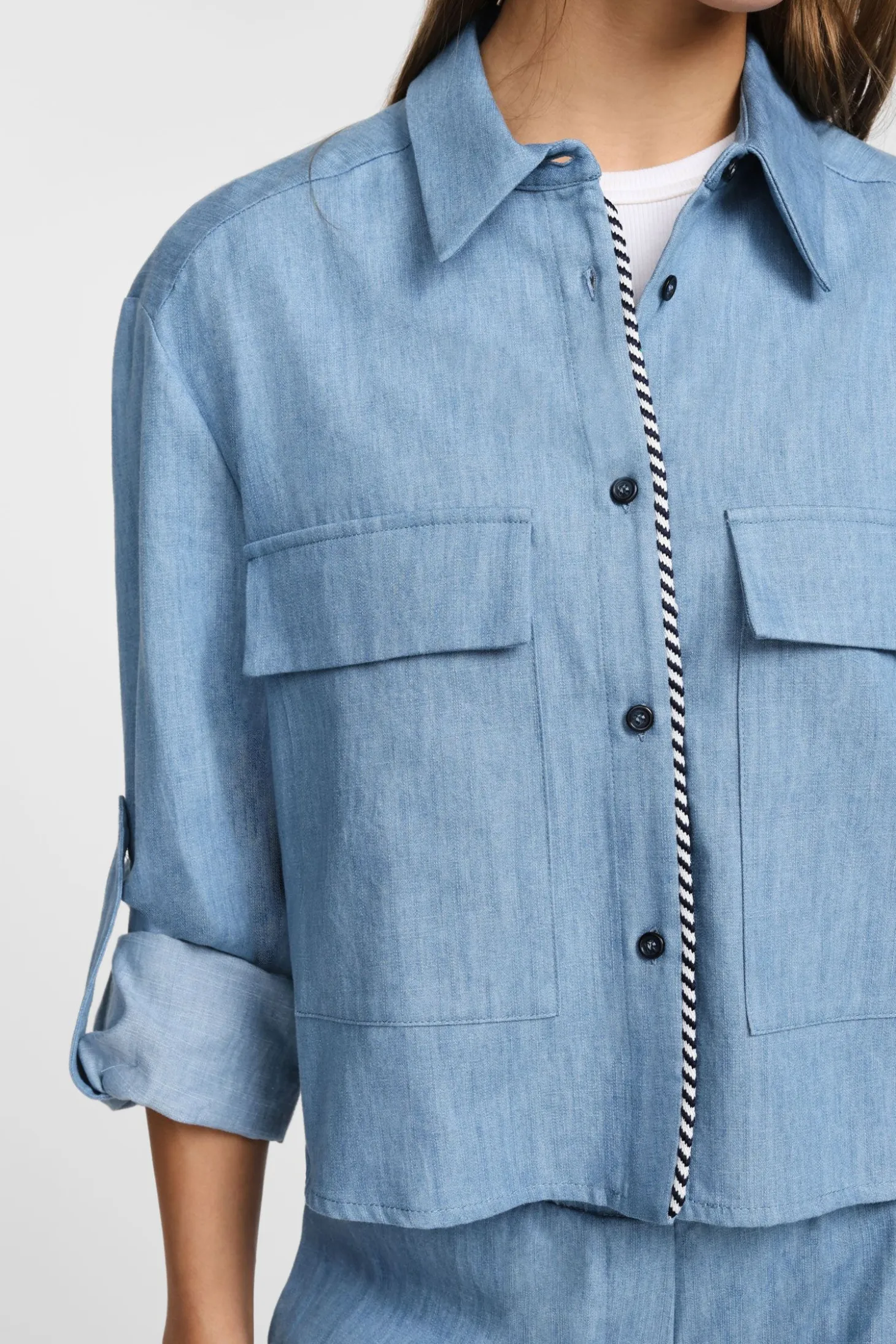 Camisa con bolsillos y mangas 3/4