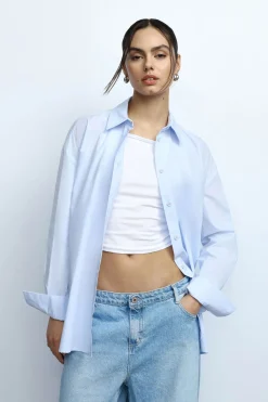 Camisa con cuello clásico y botones