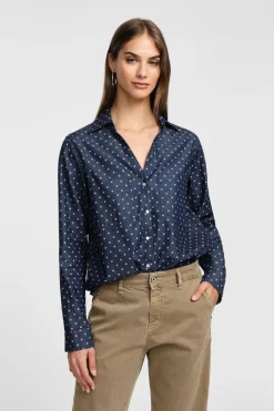 Camisa de lunares con cuello clásico