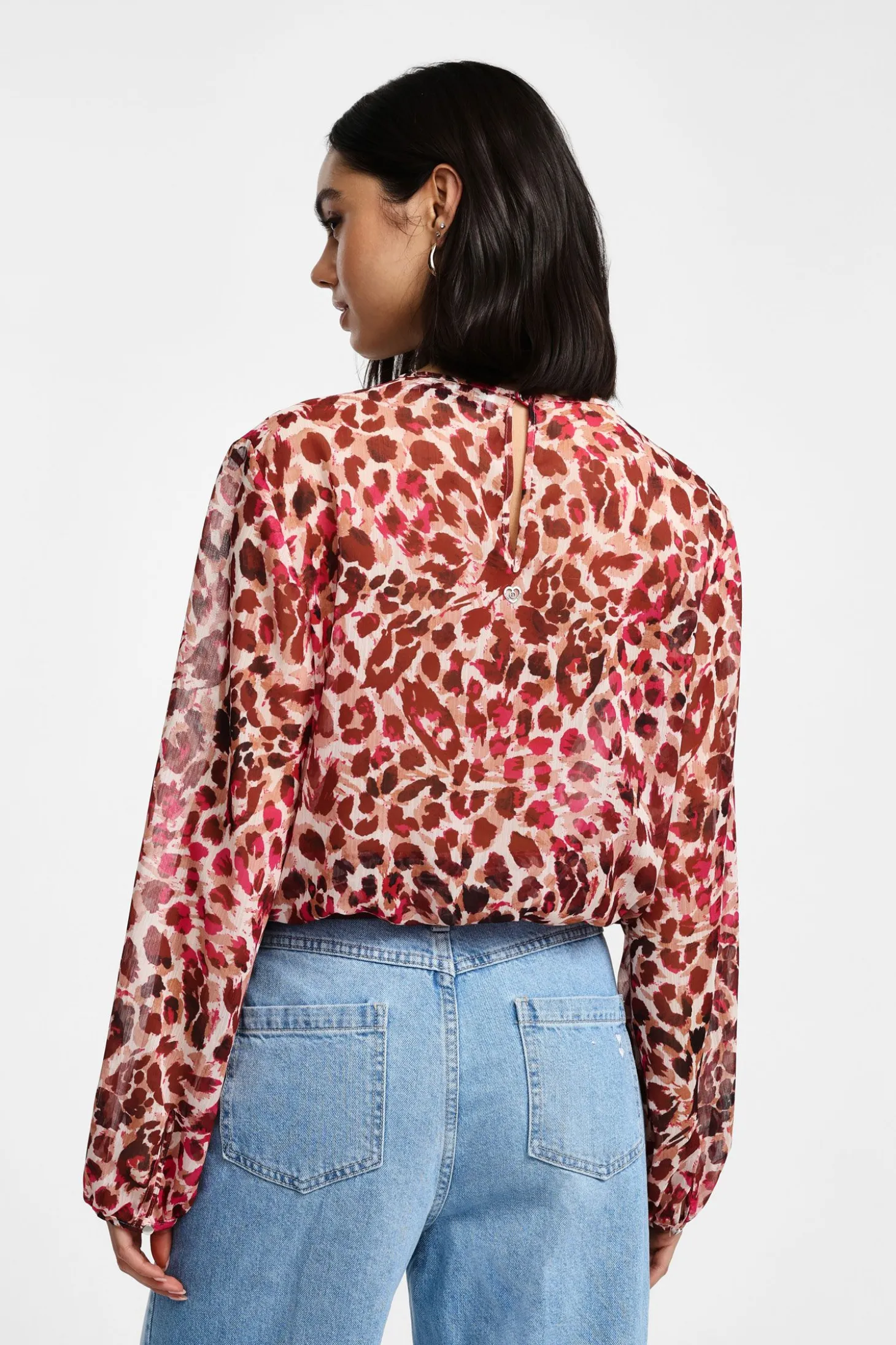 Camisa estampado animal con mangas largas
