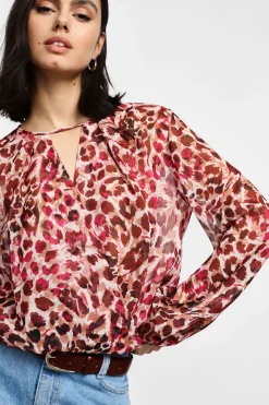 Camisa estampado animal con mangas largas
