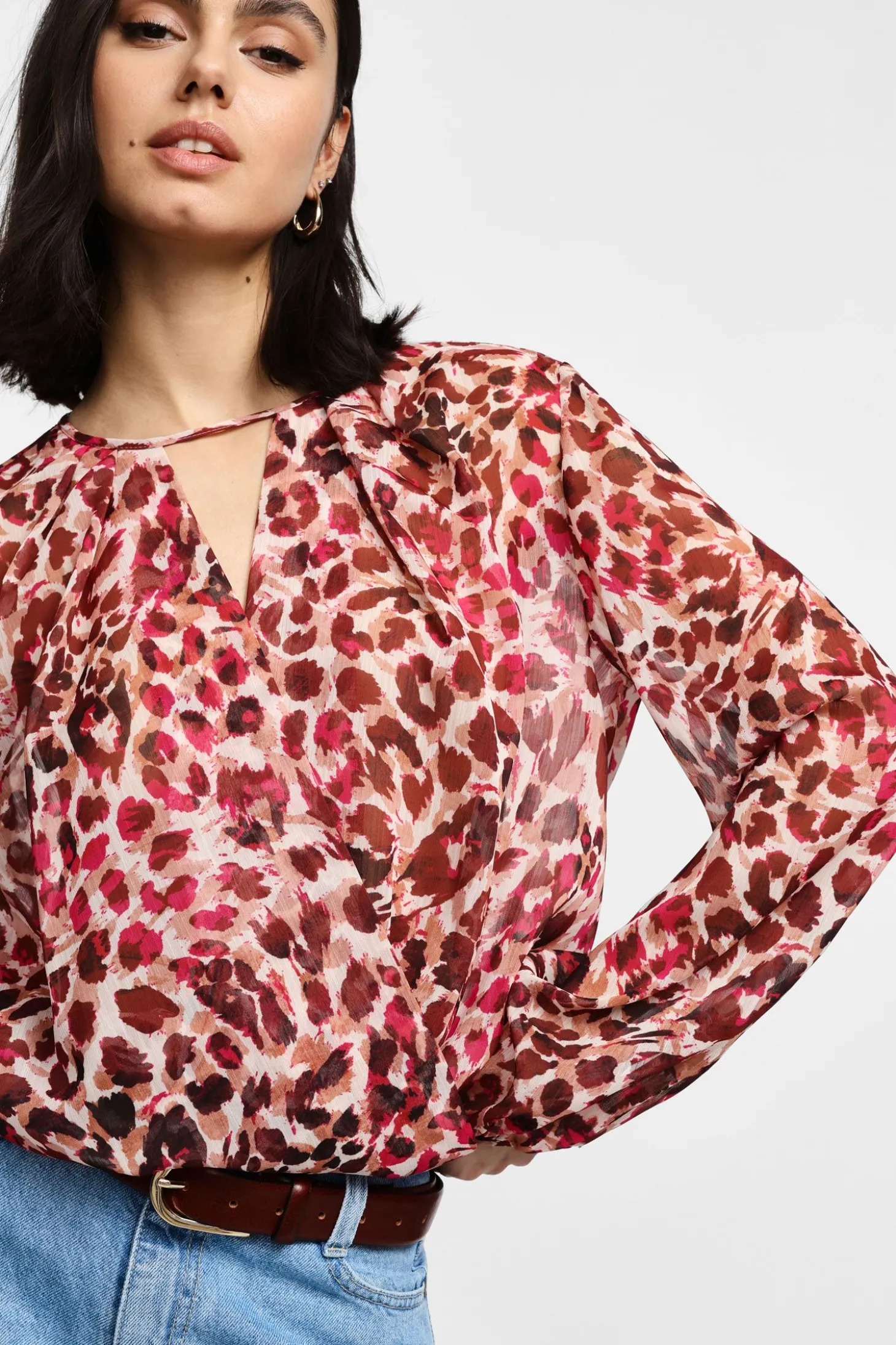 Camisa estampado animal con mangas largas