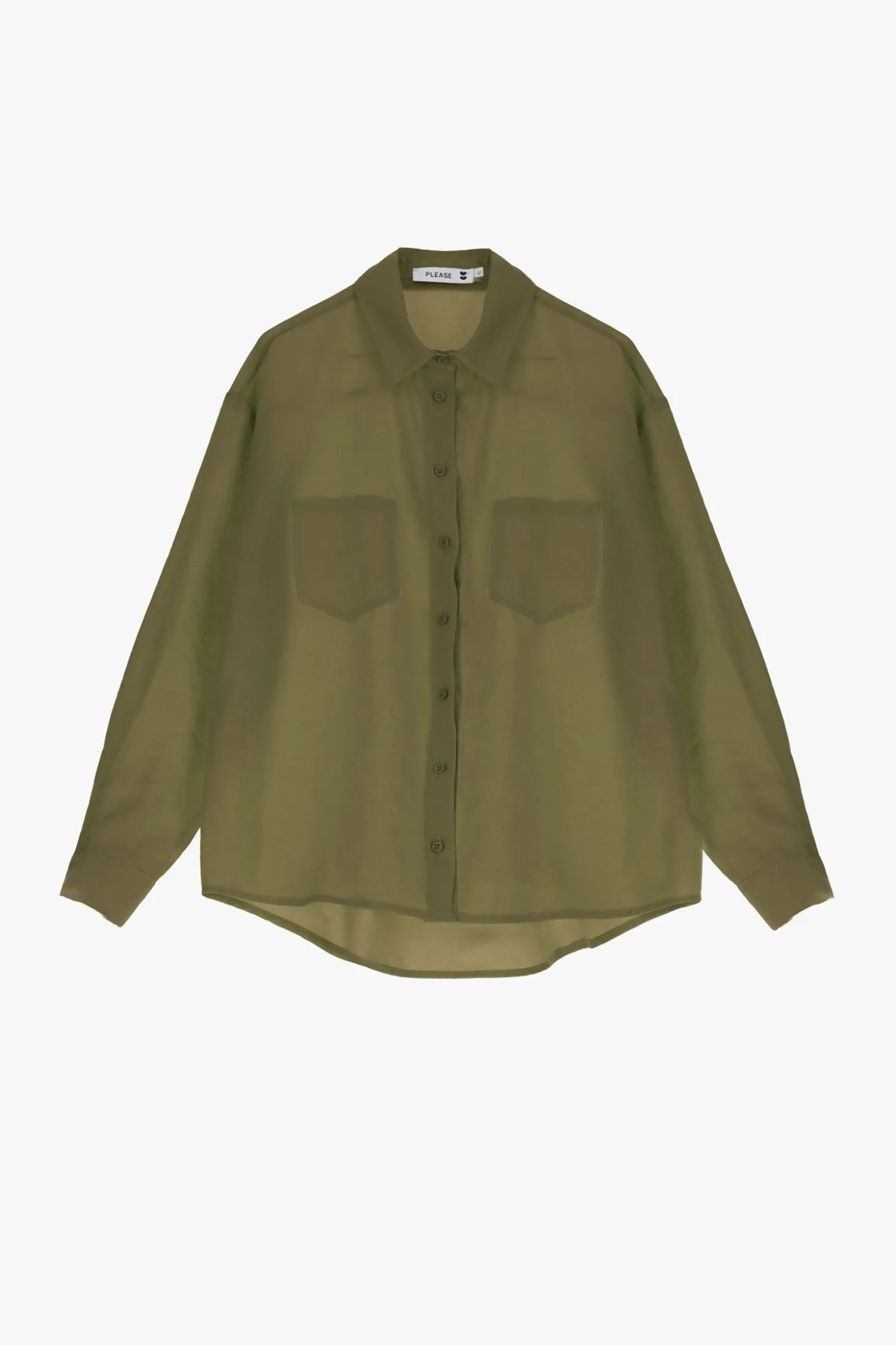 Camisa lisa con cuello clásico y bolsillos aplicados