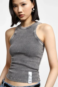 Camiseta sin mangas cuello redondo