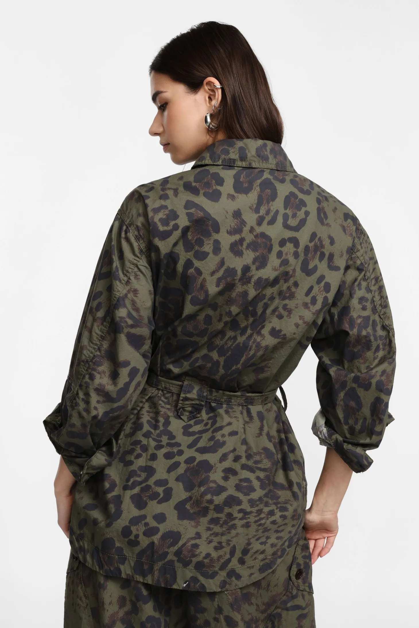 Chaqueta oversize con estampado animal