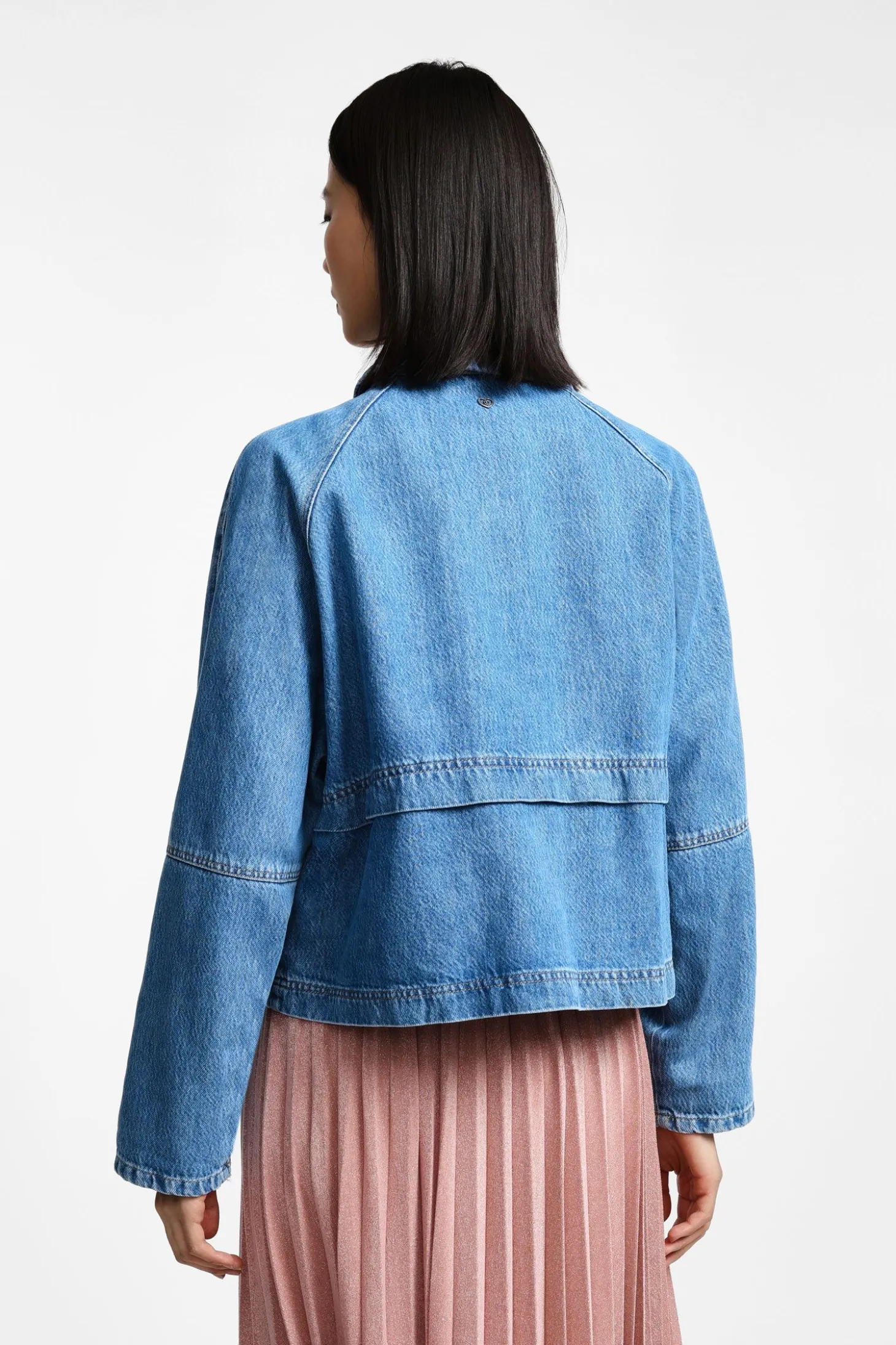 Chaqueta vaquera con cierre cremallera