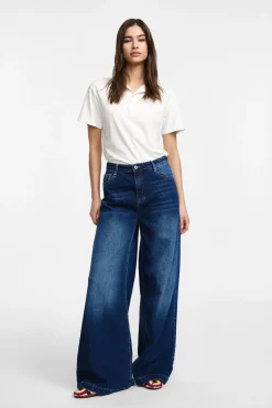 Jeans a gamba ampia e svasata