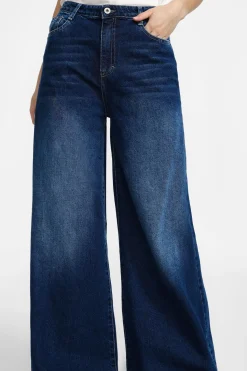 Jeans a gamba ampia e svasata
