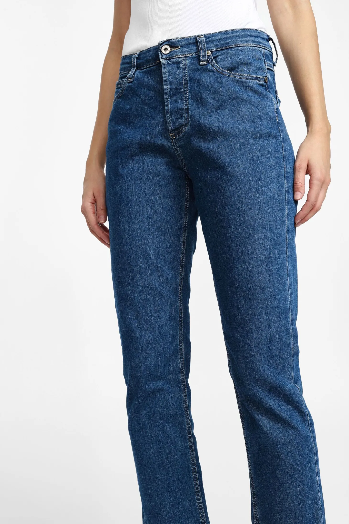 Jeans a gamba dritta con vita media