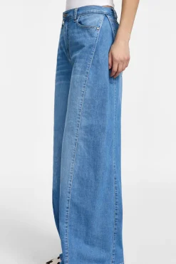 Jeans a gamba larga con vita media