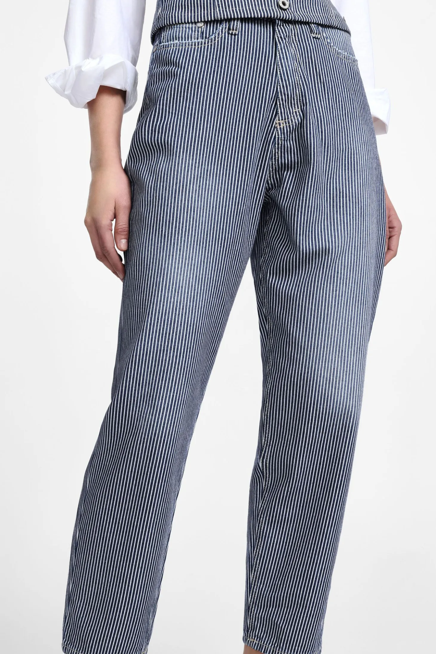 Jeans a righe con taglio mom