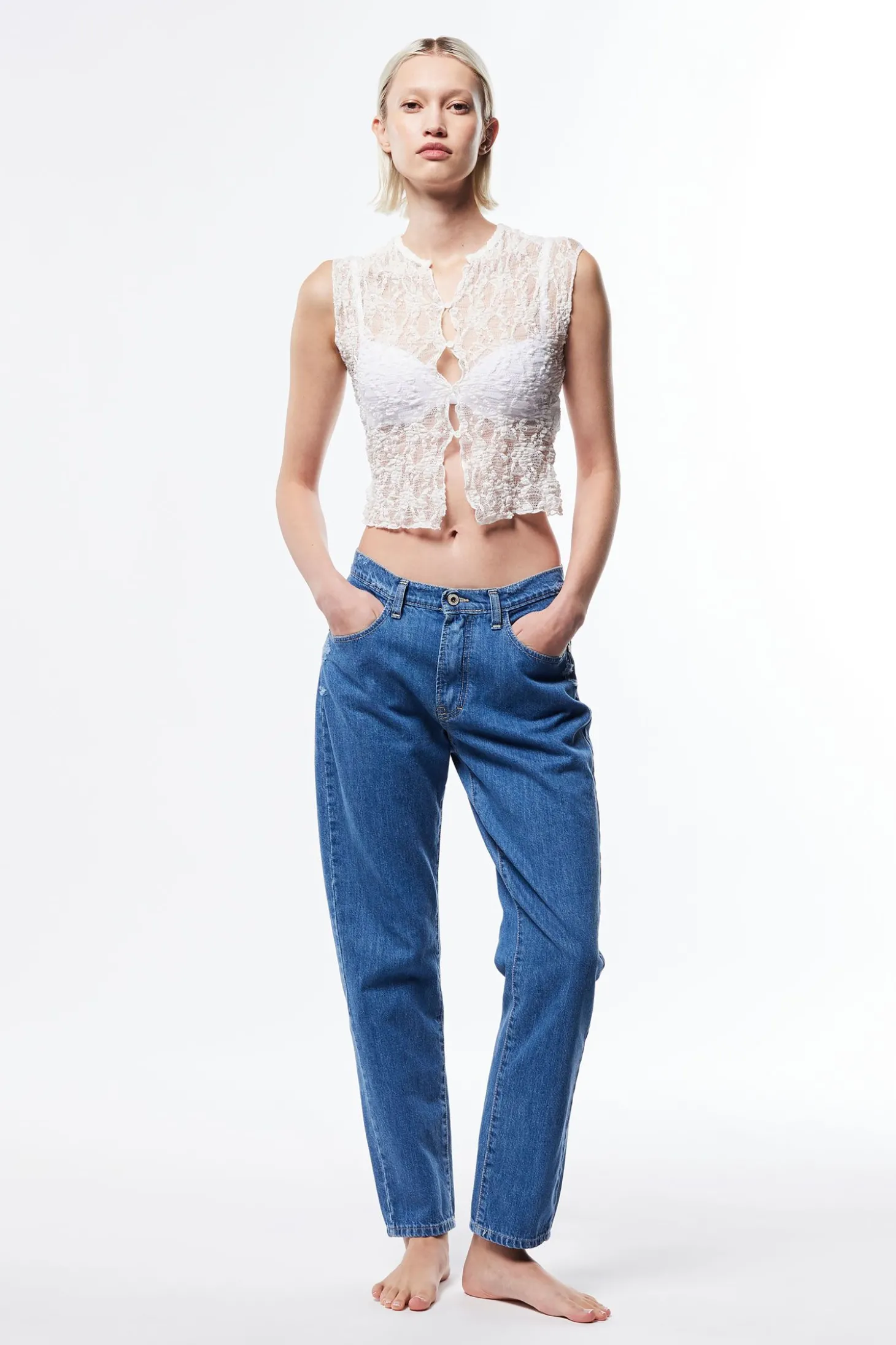 Jeans a sigaretta con microrotture