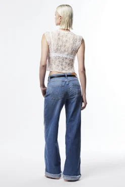 Jeans baggy con risvolto e orlo sfrangiato