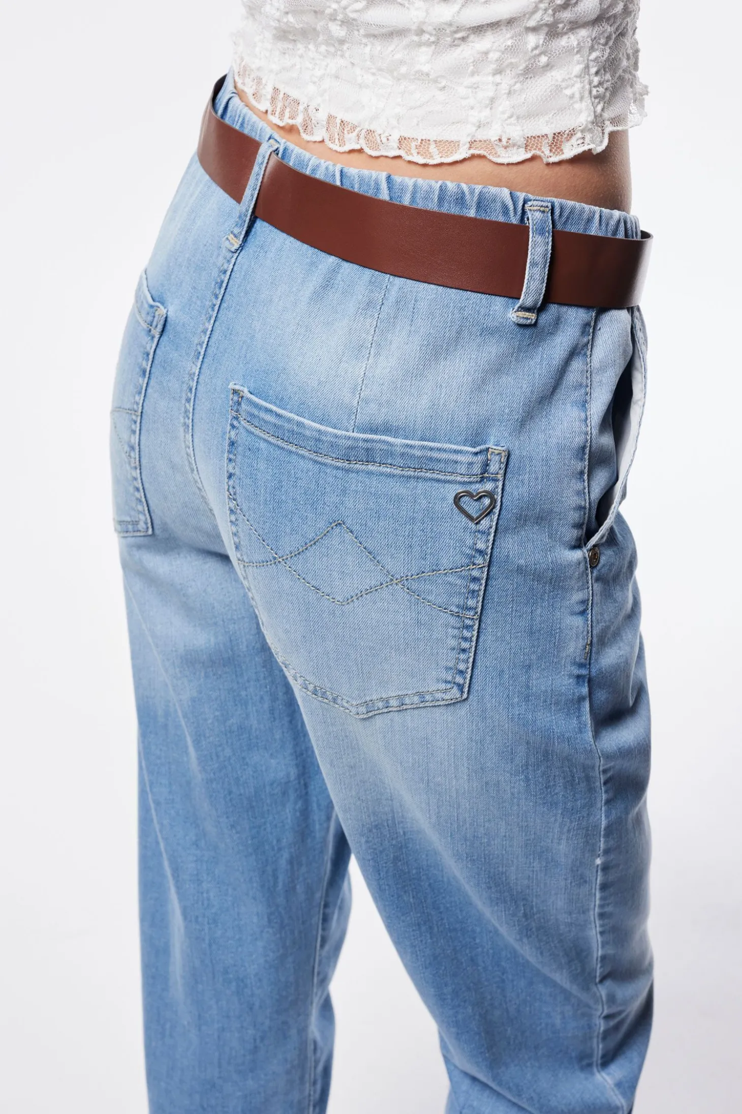 Jeans baggy con tasche laterali