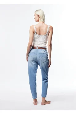 Jeans baggy con tasche laterali