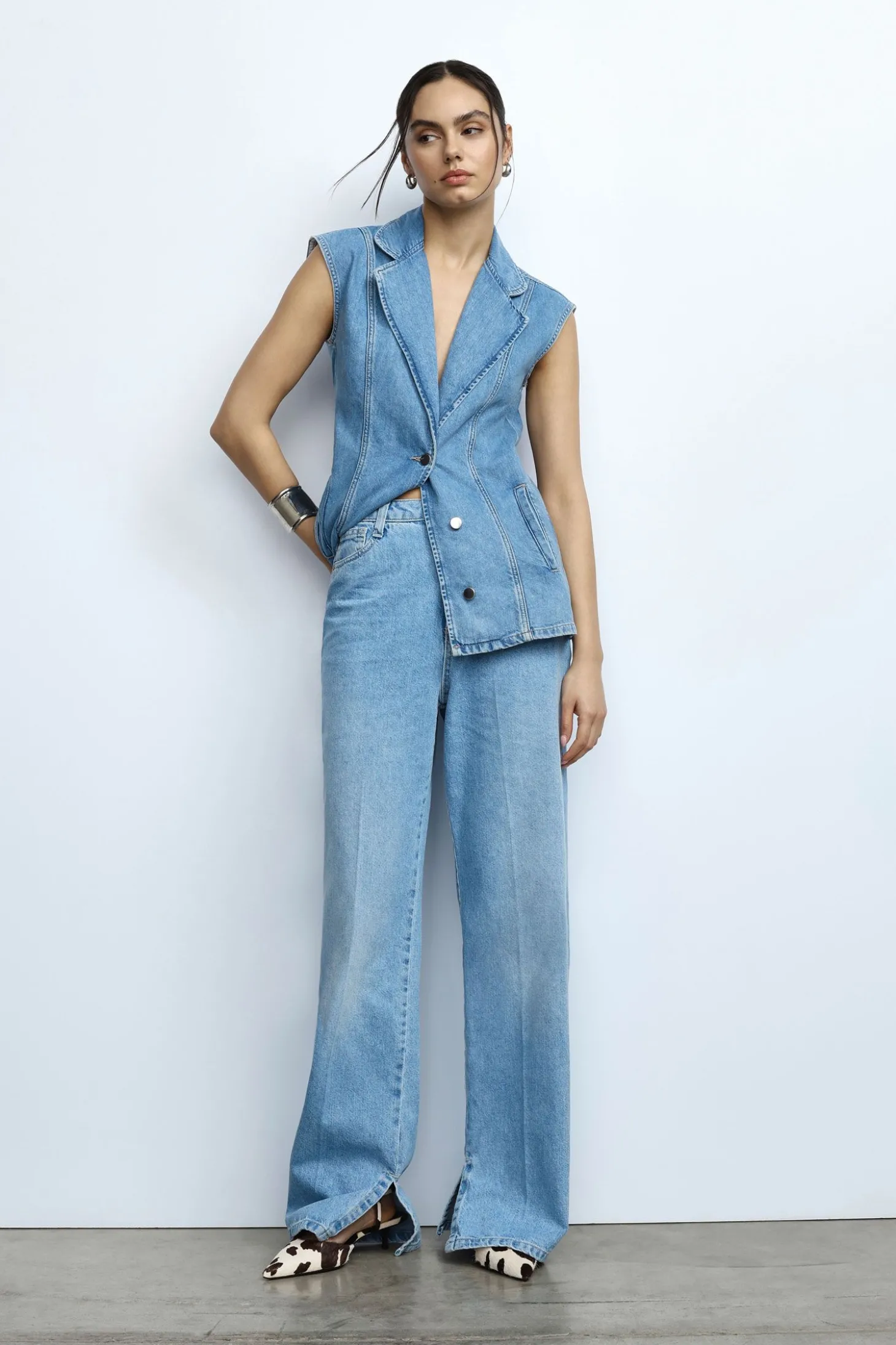Jeans de pierna ancha con aberturas