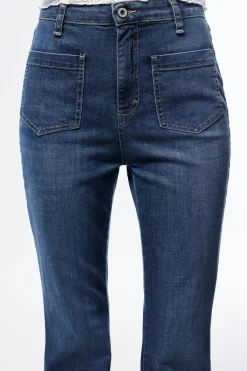 Jeans flare con vita alta e tasche