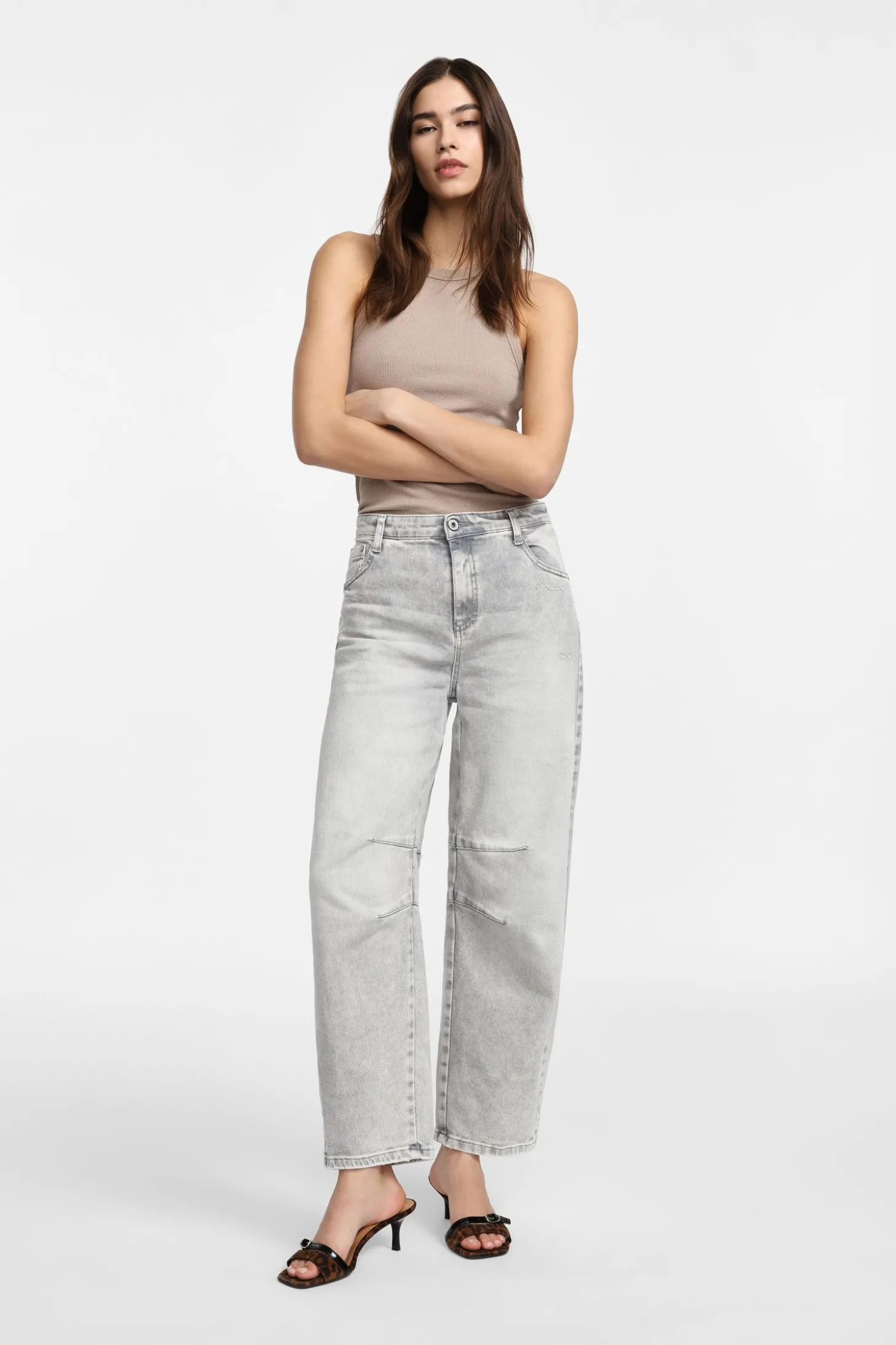 Jeans tapered de cintura alta