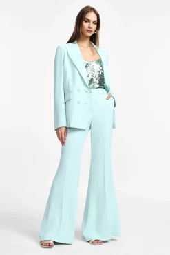Pantalones acampanados tiro alto