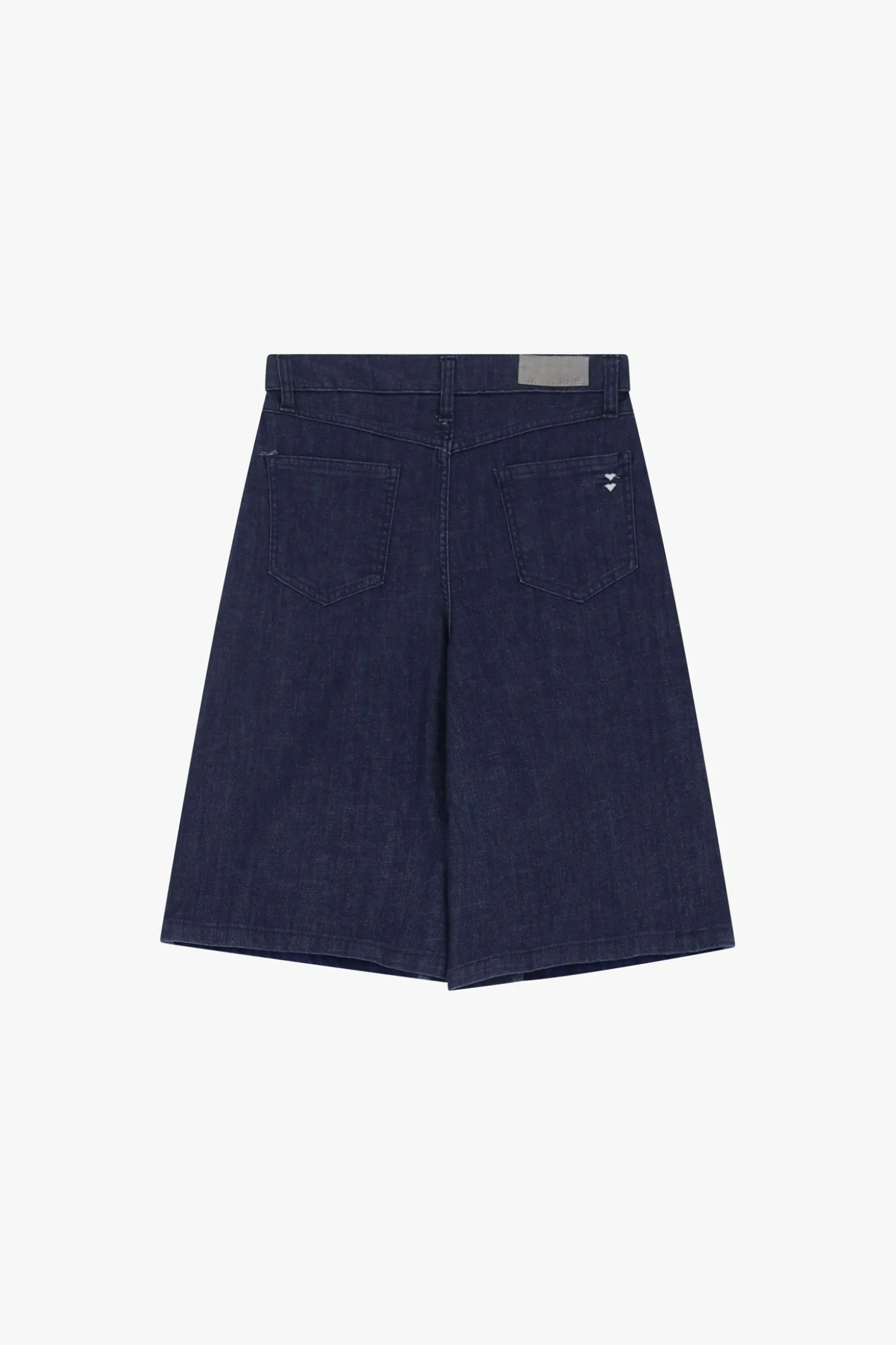 Pantalones cortos a la rodilla con cinco bolsillos