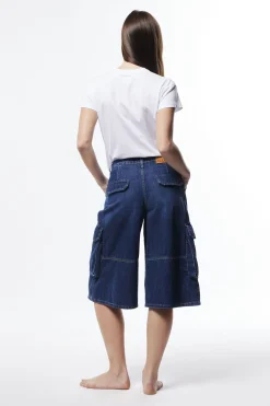 Pantalones cortos vaqueros a la rodilla con bolsillos