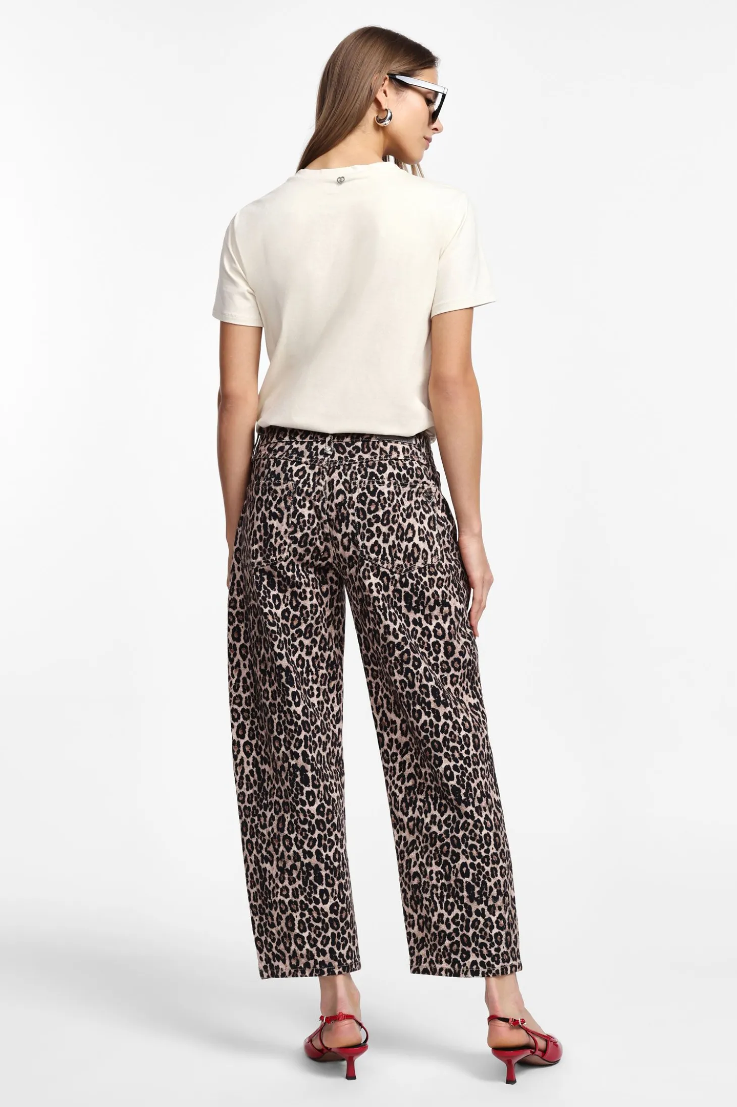 Pantalones straight con estampado animal