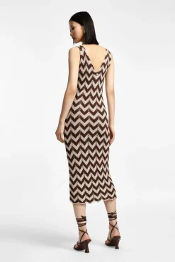 Vestido midi con bordado geométrico